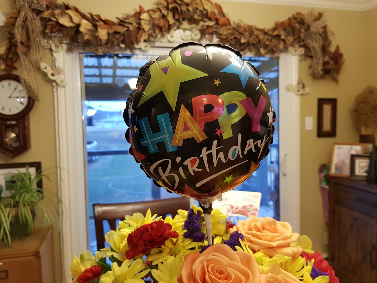 dcurtindvm's tweet photo. Love flowers, but even better is my present... @Writescape_ 3 day Spring Thaw #writing retreat. My family gets me! #amediting #Thankful #reallyneedthis https://t.co/IVMFbFUfRp