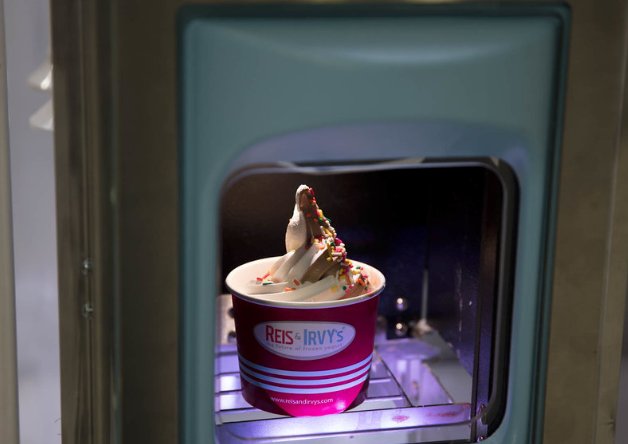 GenNEXTbrands's tweet photo. Unattended Frozen Yogurt Vending Robots Impress Attendees at Discovery Day 2018

$VEND

https://t.co/Z0CQb6i6uZ https://t.co/HcaT3a0i4G