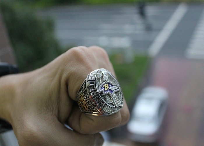 Logsdail's tweet image. Yo @DezBryant come get that ring with @Ravens free crab cakes 4 life (@JimmysSeafood @weddlesbeard @_tonyjefferson @KingCrab15) #Ravens