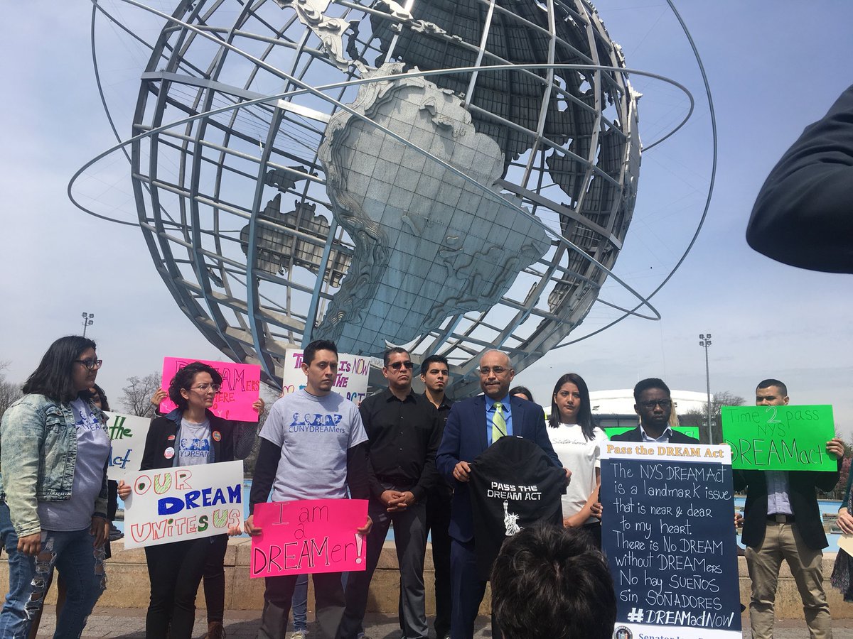 SenatorPeralta's tweet photo. Let’s end the injustice and right this wrong. It is time to pass the DREAM Act @CUNYDREAMers @SUNYDREAMers https://t.co/YcGeEcL2Wr