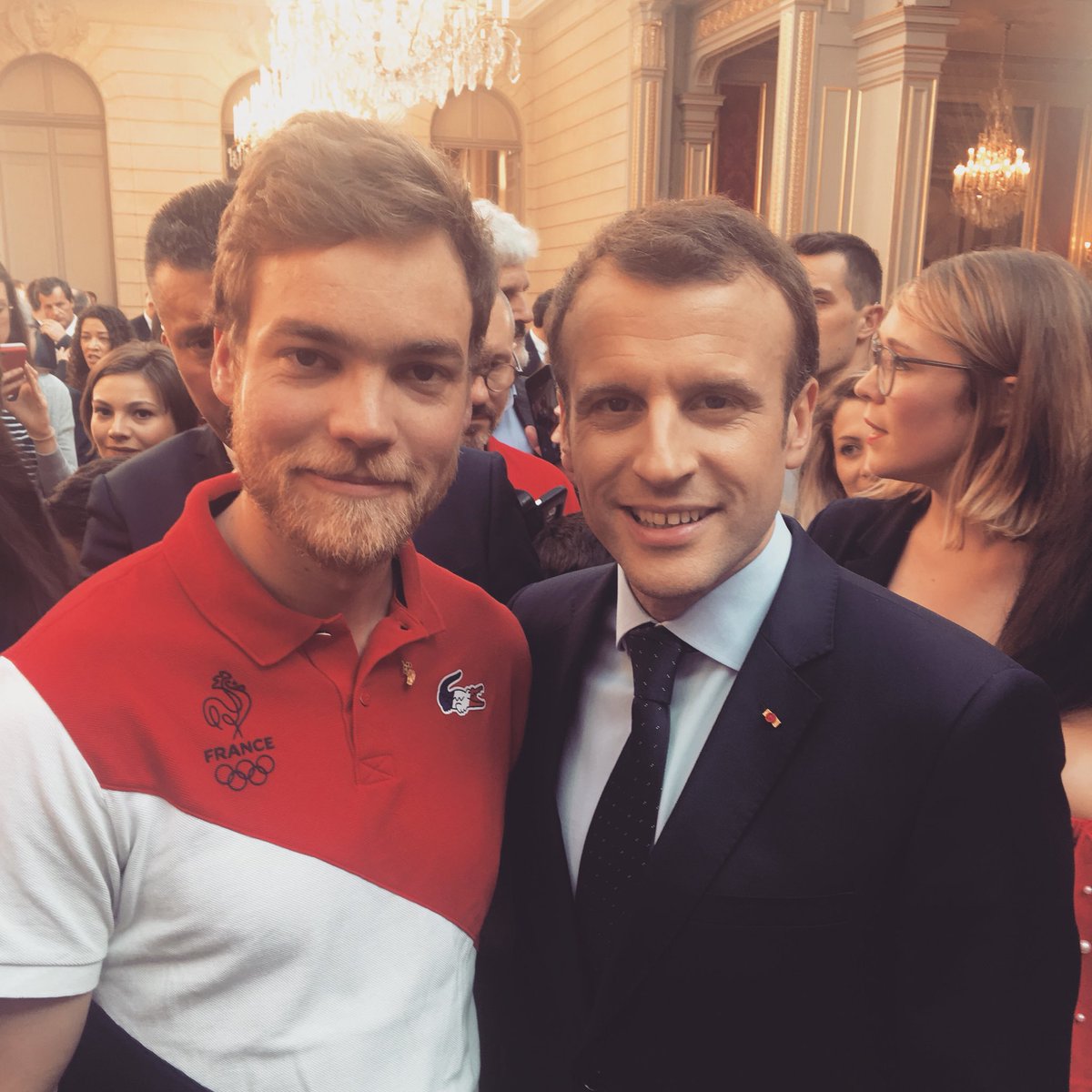 antoguigo's tweet photo. Qui figure sur cette photo me demande Twitter? https://t.co/swgA6FsmnD