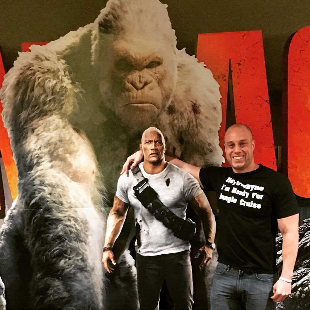 brandonMmorales's tweet photo. This was the closest I got to finding DJ BUT I did check out #Rampage and it was DOPE! Sorry @TheRock but your friend George stole the show. Congrats @SevenBucksProd @DanyGarciaCo @hhgarcia41 @beauflynn @wenJ3 @bradpeyton. Y’all made a awesome film! #onehundredrepsforrock https://t.co/lh3LNbPM6f