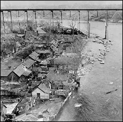 oldnews's tweet photo. May 25, 1923: Bohemian Flats women defy eviction notice https://t.co/Vr2DN1Ueii https://t.co/47NCb2szhS