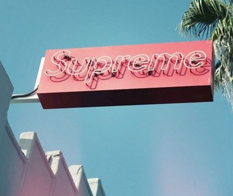builtnicely's tweet image. Wishing everyone a relaxing and "supreme" weekend 😉#neonlights #signs #LA #weekendvibes #fridayfunday #almosttheweekend #feelingourselves
