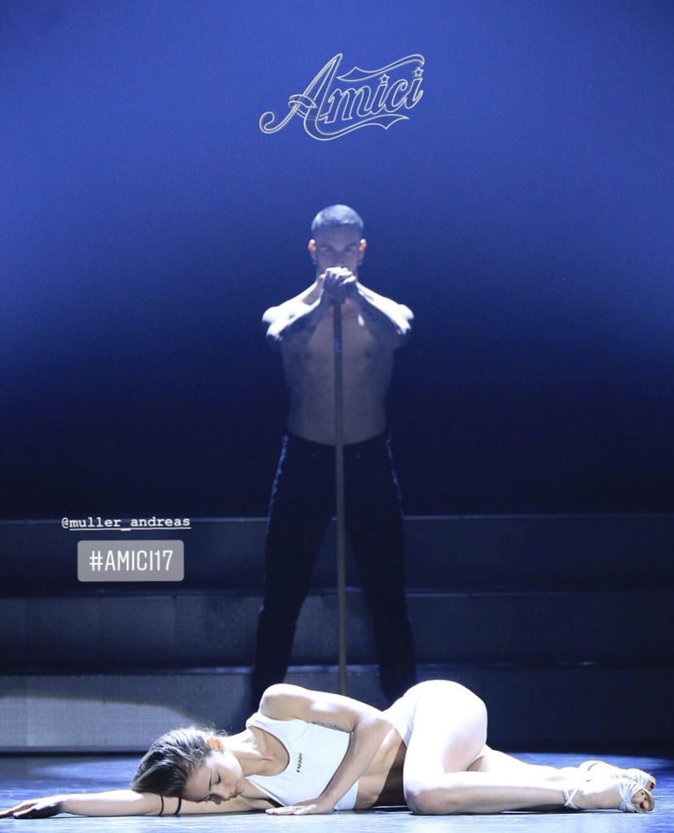 Domani sera non prendete impegni 💪🏼 <a href="/AmiciUfficiale/">Amici Ufficiale</a>