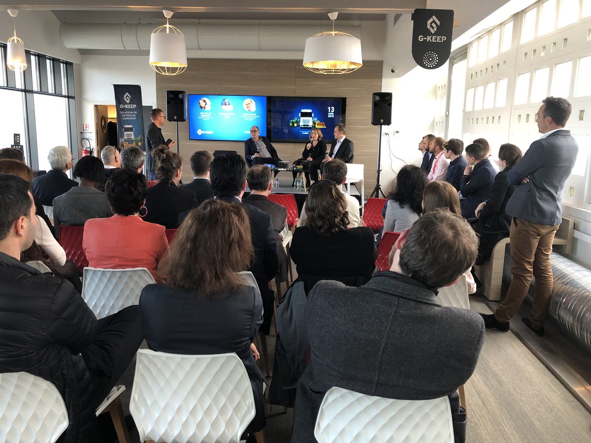 Le_Lab_O's tweet photo. Après la présentation de @GKEEP_France la table-ronde débute avec 3 partenaires qui expliquent en quoi mon #labonaute apporte une réponse à leurs problématiques. #ObjetConnecté #CarburantConnecté #transport #logistique #agriculture #Keeper #GKeep #LaVieAuLABO https://t.co/H27s51ZVVW