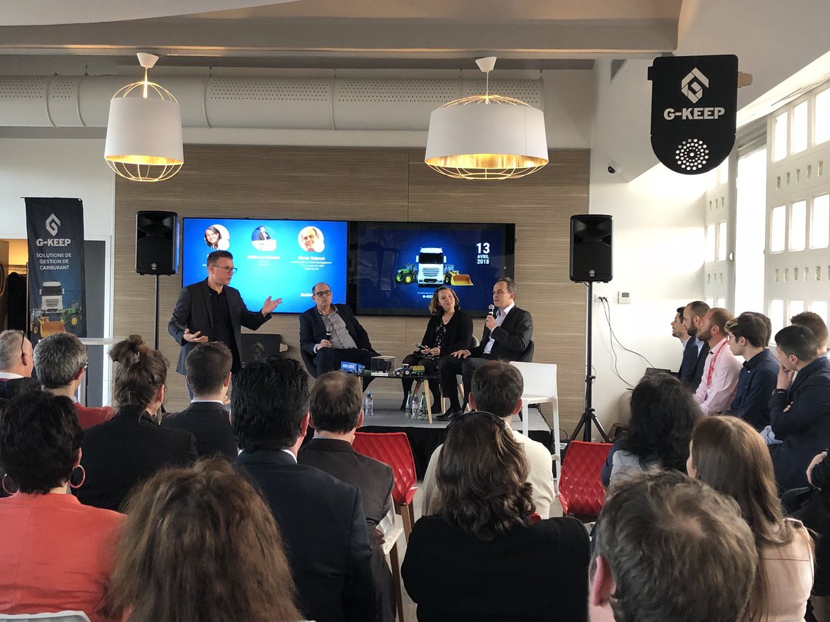 Le_Lab_O's tweet photo. Après la présentation de @GKEEP_France la table-ronde débute avec 3 partenaires qui expliquent en quoi mon #labonaute apporte une réponse à leurs problématiques. #ObjetConnecté #CarburantConnecté #transport #logistique #agriculture #Keeper #GKeep #LaVieAuLABO https://t.co/H27s51ZVVW