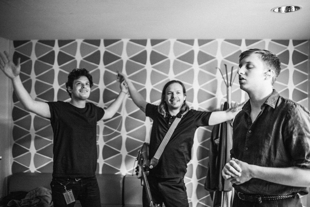 george E Z R A tweet media