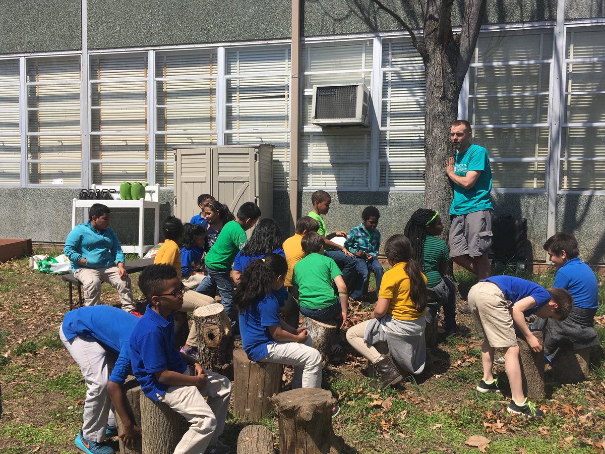 anacostiaws's tweet photo. Getting a jump start on celebrating #EarthDay @Calveelementary @pgcps #TreatingandTeaching @baytrust @PGCSprout https://t.co/KEzXG1B41u