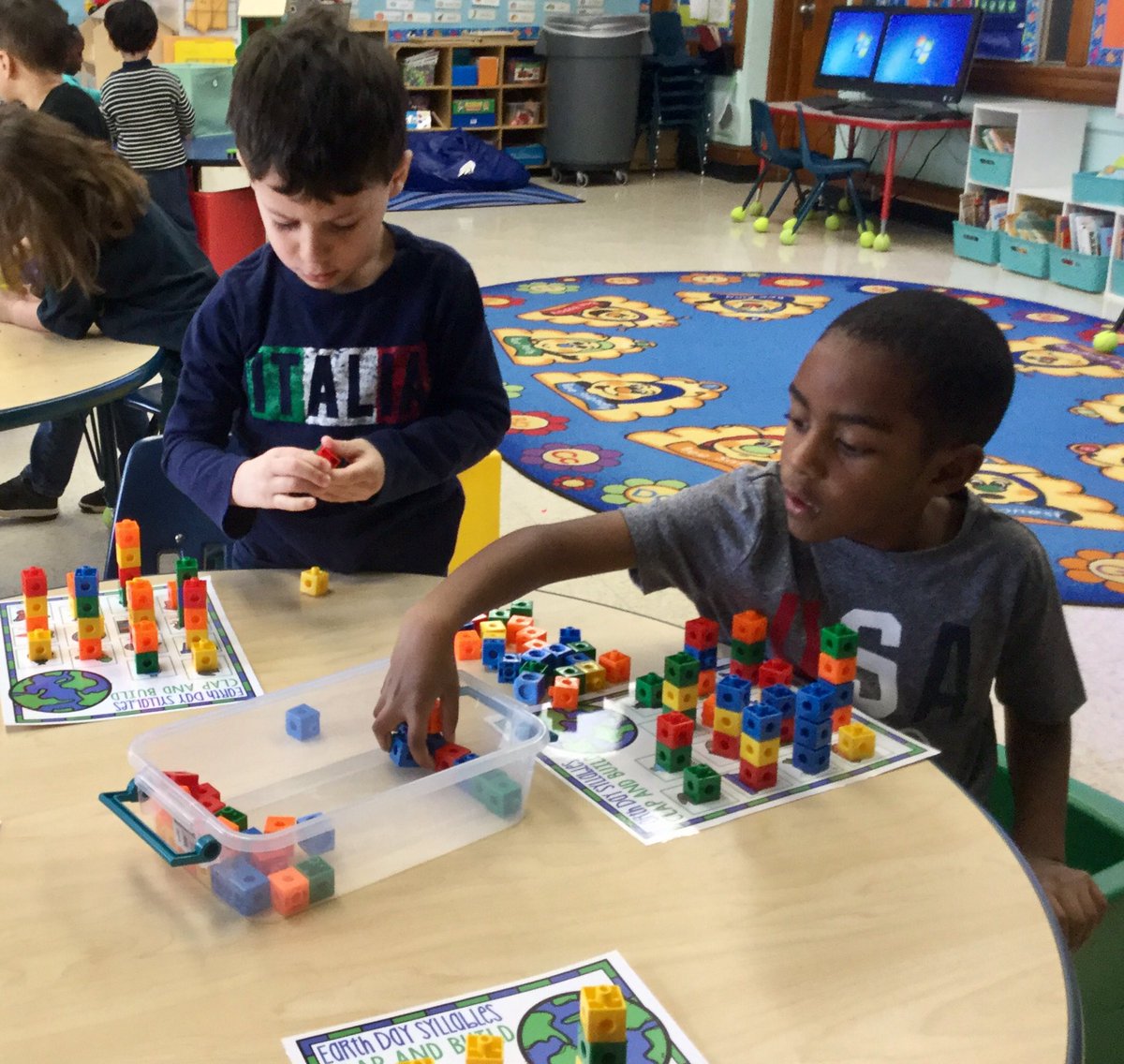 Ms_Sabo1's tweet photo. Finishing up our first week of our new study-Reduce, Reuse, Recycle ♻️sensory letter sort, clapping syllables and building numbers♻️ #EarthDay #htsdpride #YESstars @yardville4170 https://t.co/UzS2fB097i