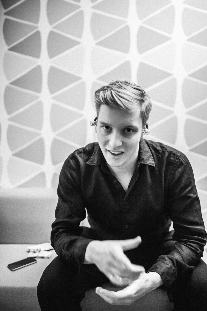 george E Z R A tweet media