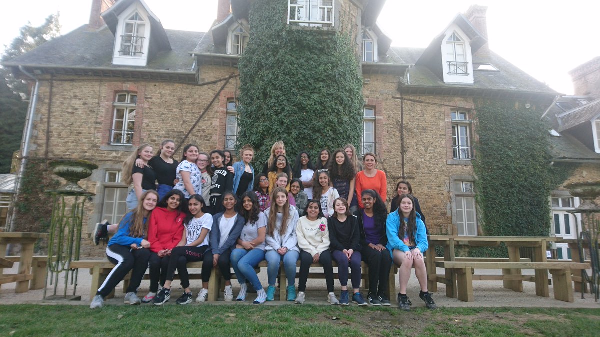 LanguagesLHS's tweet photo. Final evening at the chateau! 😭😭 @LeicesterHigh #normandytrip https://t.co/xJCZag4JCf