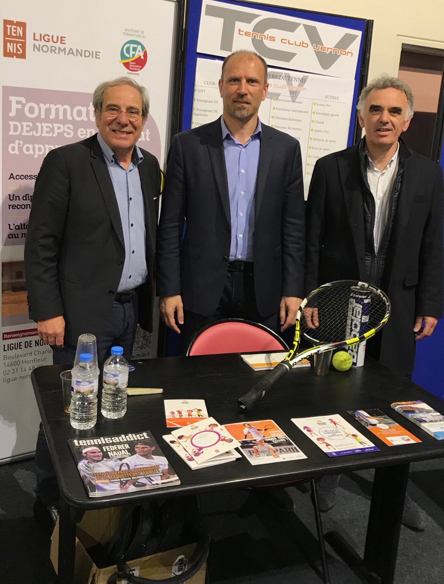 Le tennis club #vernon présent au salon des métiers.succès près dès enfants qui découvre les métiers et les formations offertes autour du tennis