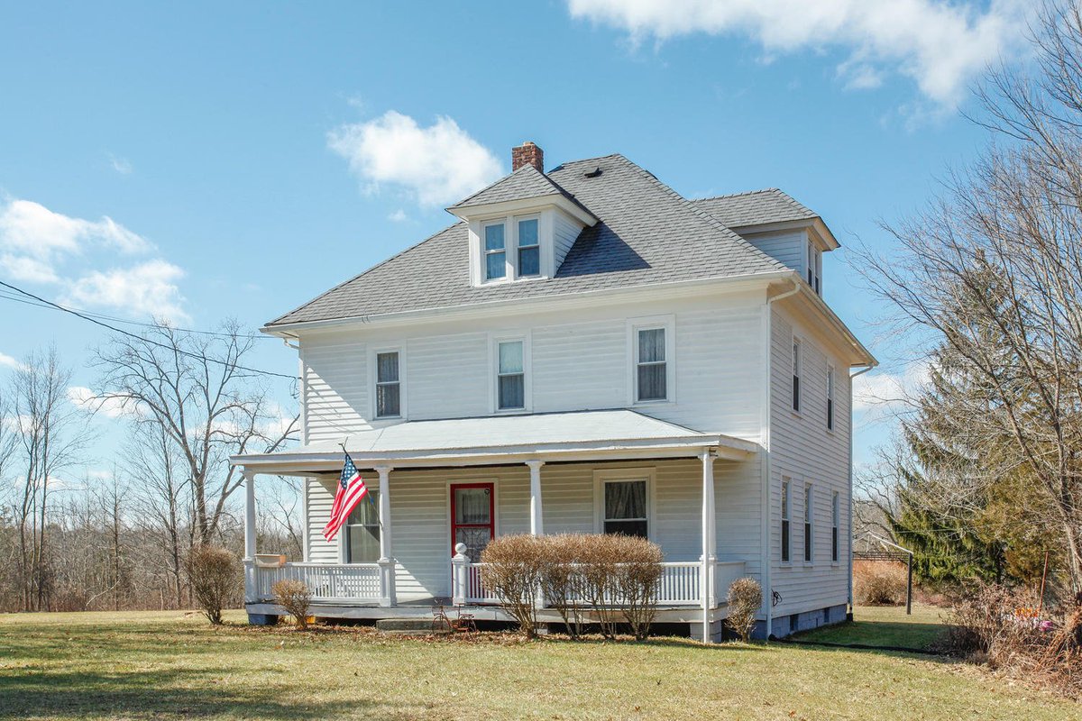 theanthonygteam's tweet photo. Open House @ 204 Bloomingburg Road Tomorrow 4/14 from 1-3 PM!! For details call/text 845-213-1840 &amp;/or visit: https://t.co/OLIqhTAU0U
#theanthonygteam #kellerwilliams #kw #204bloomingburg #middletown #newyork #orangecounty #singlefamily #colonial #acreage #realestate #greathomes https://t.co/wt6zFM3hED