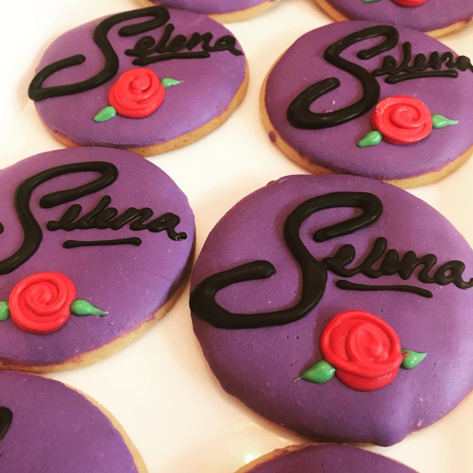 vicianchips's tweet photo. If you ❤️ Selena, you need to head to @amanecertacos this wkd for their Selena Bday bash. 
MT @amanecertacos: Geeking out over the custom Selena cookies Sweet Temptations made for our birthday bash! Details: https://t.co/DpyaWO7j8o #Selena #Evanston https://t.co/iyKb6bm0HV