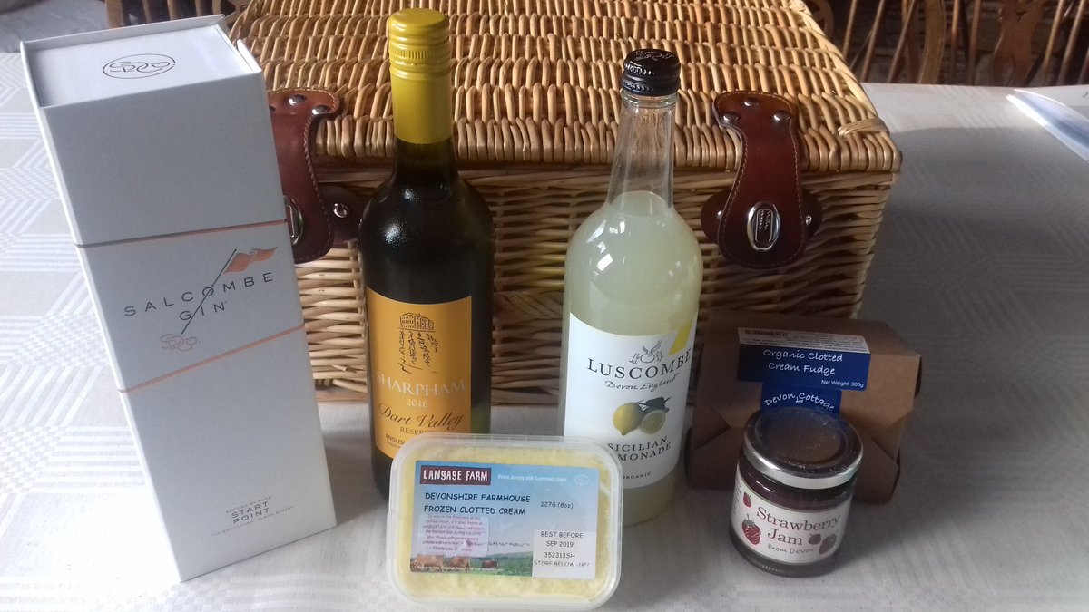 Loving all the local produce from #Devon. They make the best things! @SharphamWines @SalcombeGin @luscombedrinks @langage_farm @CandCC @delimanndevon #eatlocal #localfoodie