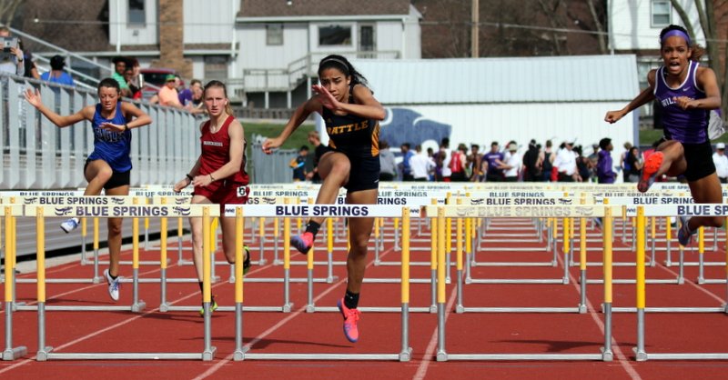 greghall24's tweet photo. Races don't get much closer than the girls' 100m hurdles at Gary Parker. @WildcatsBSHS Sara Coy (15.34) edged @BattleTrack Paige Magee (15.35) by .01. @KcPrepReport https://t.co/Esqva6FUmV
