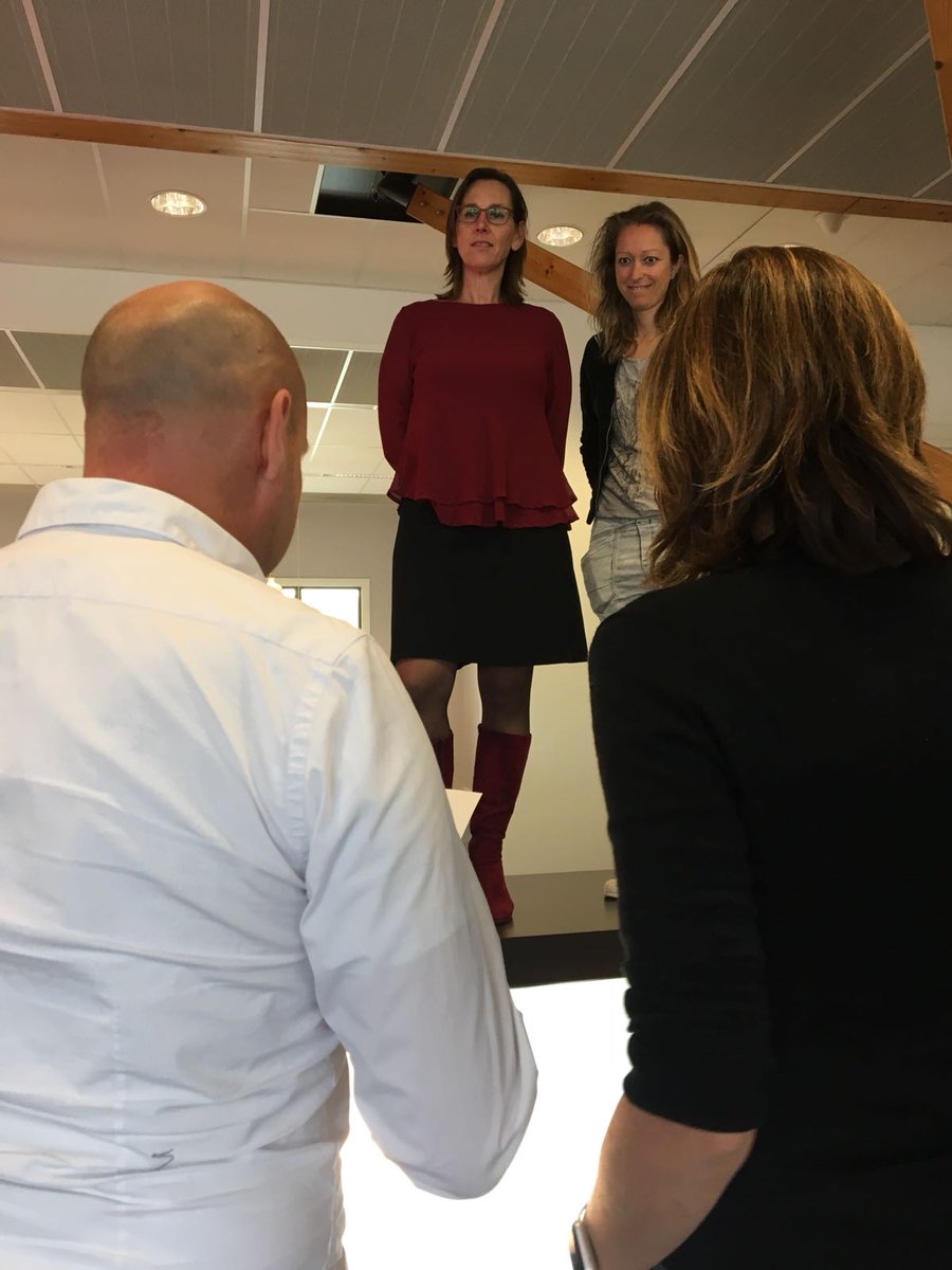 Eerste volle week bij #InShared zit erop. Ik wandelde met kantoorhond Lee, legde de belofte af en sprak heeeeel veel mensen. Ik zie drive, trots en wil om zaken beter te doen. "Goed idee: waarom deden we dat gisteren niet?". #tweedethuis