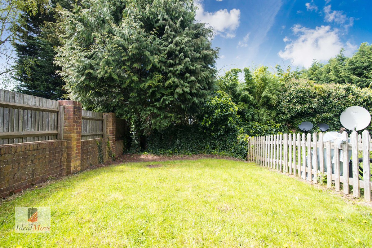 Idealmove's tweet photo. Rarely on the market 2 bedroom #house! 📍
💲 £1550 Per month
✔️ Luxury New Kitchen
✔️ Central heating
✔️ Private garden
✔️ Double glazing
✔️ Two(2) Bathrooms
Close to North Finchley shopping facilities and about 5-6 minutes walk to Woodside Park Underground Station. https://t.co/74IdX1t2b3