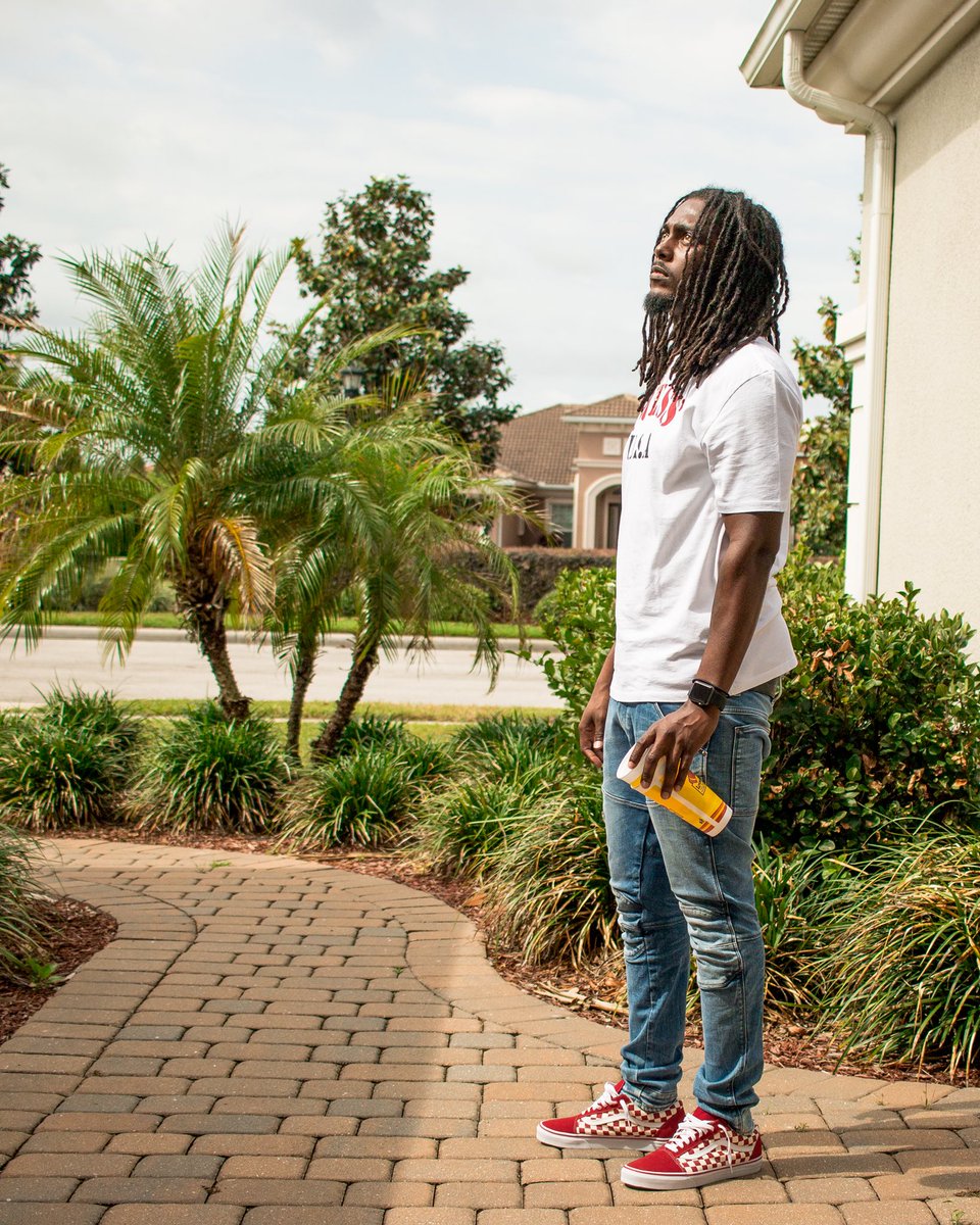 makemoneymuzic's tweet photo. Boss Up droppin 4/20 on all streaming services https://t.co/ybVbCmfukT