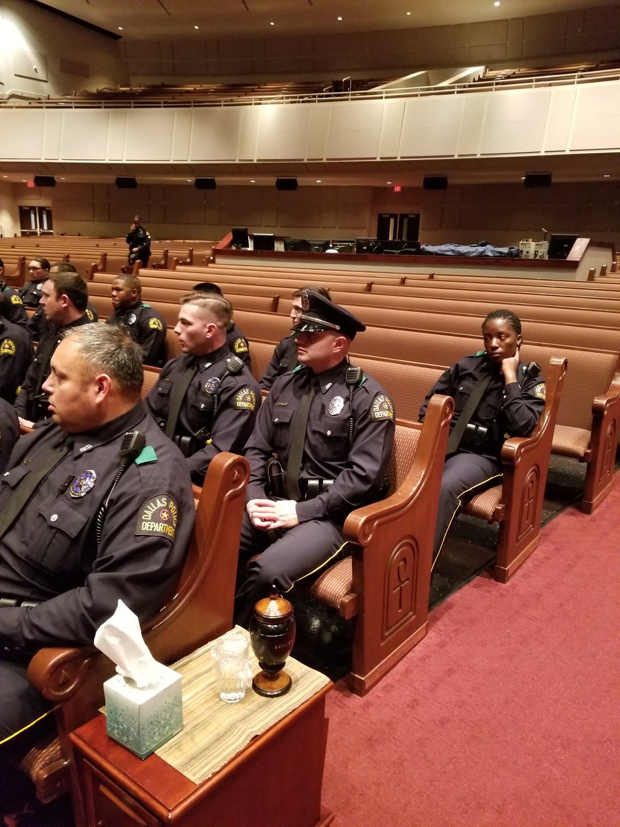 DPDAcademy's tweet photo. #DPDClass357 Graduation Practice https://t.co/1DRoHfGnB5