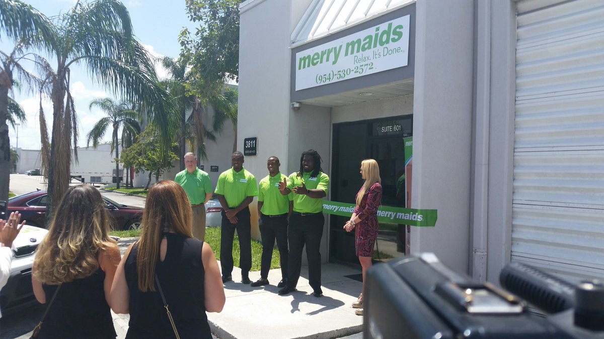 BRowitz's tweet photo. 2 @FAU_Football greats @El_Sacko2 and @sneakyneas are officially new business owners. The duo a part of the @merrymaids family https://t.co/0sUNcRZrTe