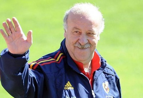 El #TorneoAlalpardo sirve de homenaje a Vicente Del Bosque, uno de los nombres más importantes en la historia del fútbol español. Este reportaje te acerca su figura bit.ly/2GUHlQn