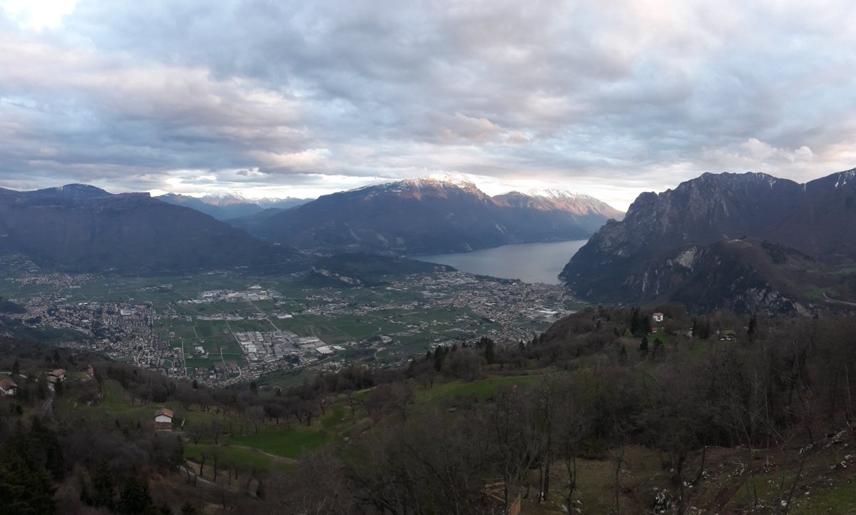 GardaTrekking's tweet photo. Buon weekend dal Lago di Garda! #gardatrekking https://t.co/8qWjeHQD2f