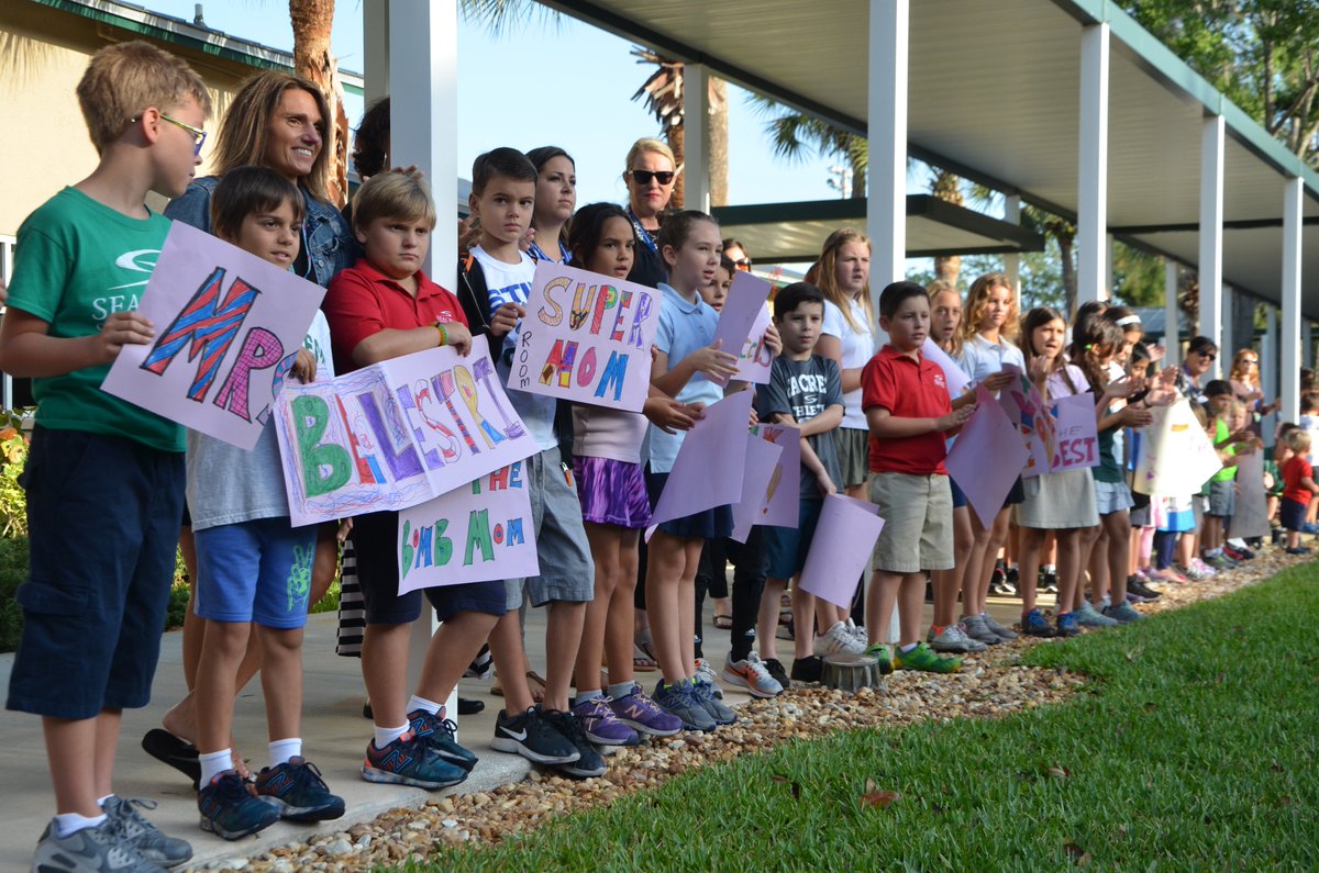SeacrestSchool's tweet photo. Attitude of gratitude at this morning's Flag Ceremony to celebrate and thank our #Volunteer of the Year! @fastradios #StingrayPride #SeacrestFeverto500 #Naples #swfl @neafamilymag @swflparentchild https://t.co/N3N2Mr4JzB