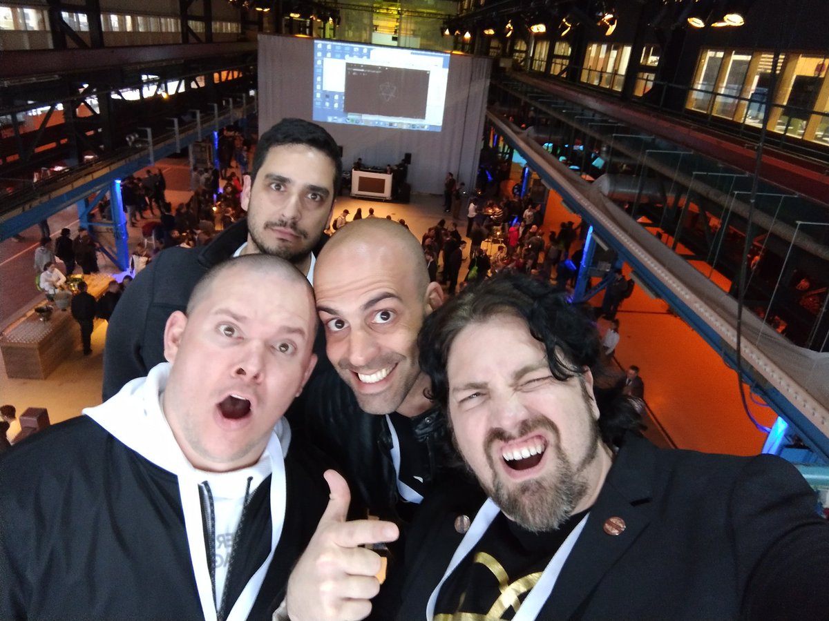 rotemmiz's tweet photo. #ReactAmsterdam was a blast. #withmybeauties #westarted https://t.co/qMB9e7dEau