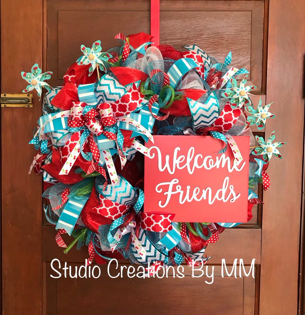 SCreationsByMM's tweet photo. FREE SHIPPING going on right now in our #Etsy shop! And this bright and cheerful Summer Wreath is included! #freeshipping #studiocreationsbymm #checkitout #craftychaching   https://t.co/Pv0qxJuUEu https://t.co/9mcgqeFLjO https://t.co/ytu8qgVDxa