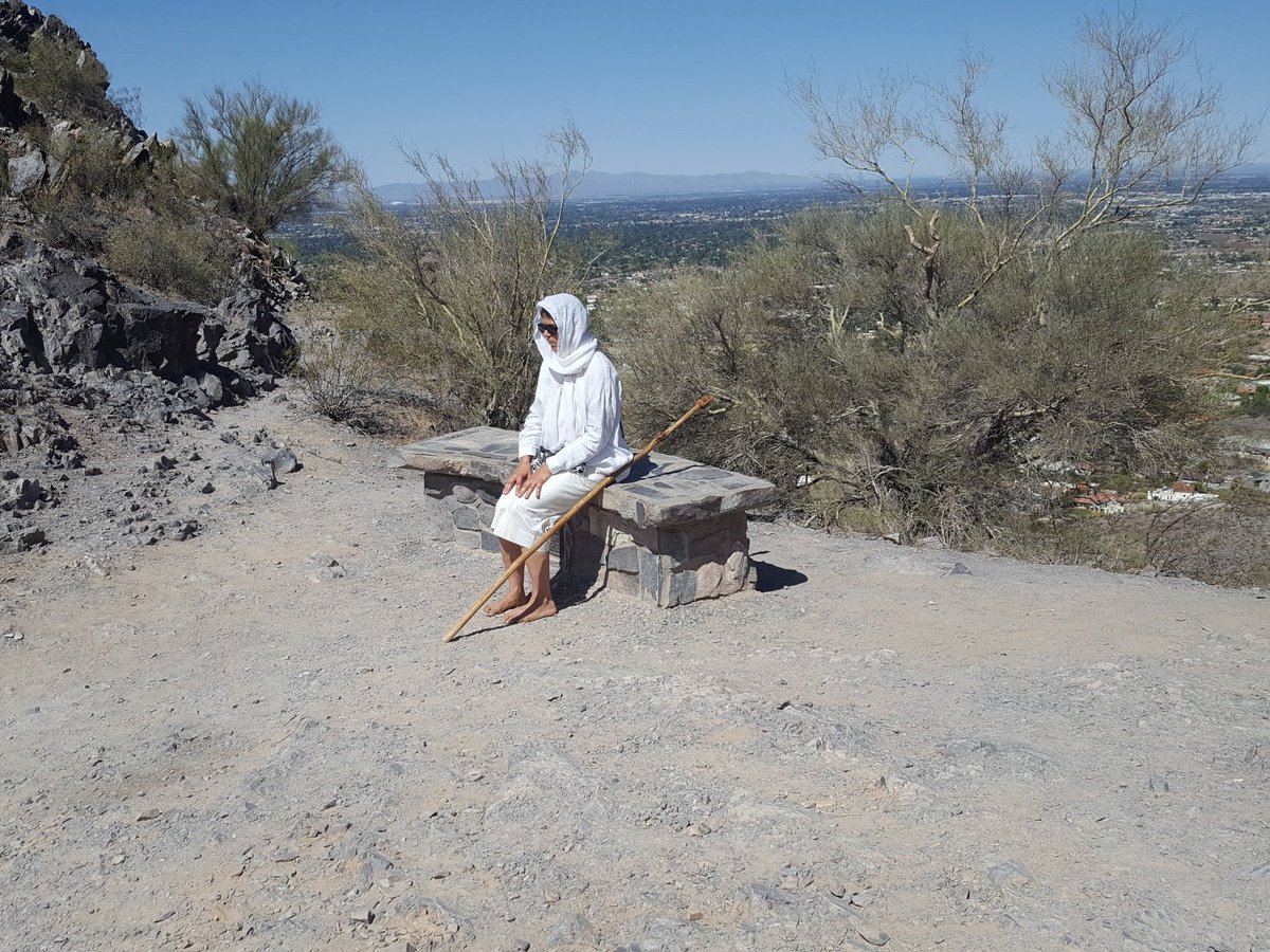 MoW_US's tweet image. Tarana (Chant) translated from Dari - Bagh-Baghwan: It was a blooming garden of flowers but the stranger took over this garden. Every flower’s leaves fell down because the autumn is a stranger. #blastradius #datahumanization #notatarget