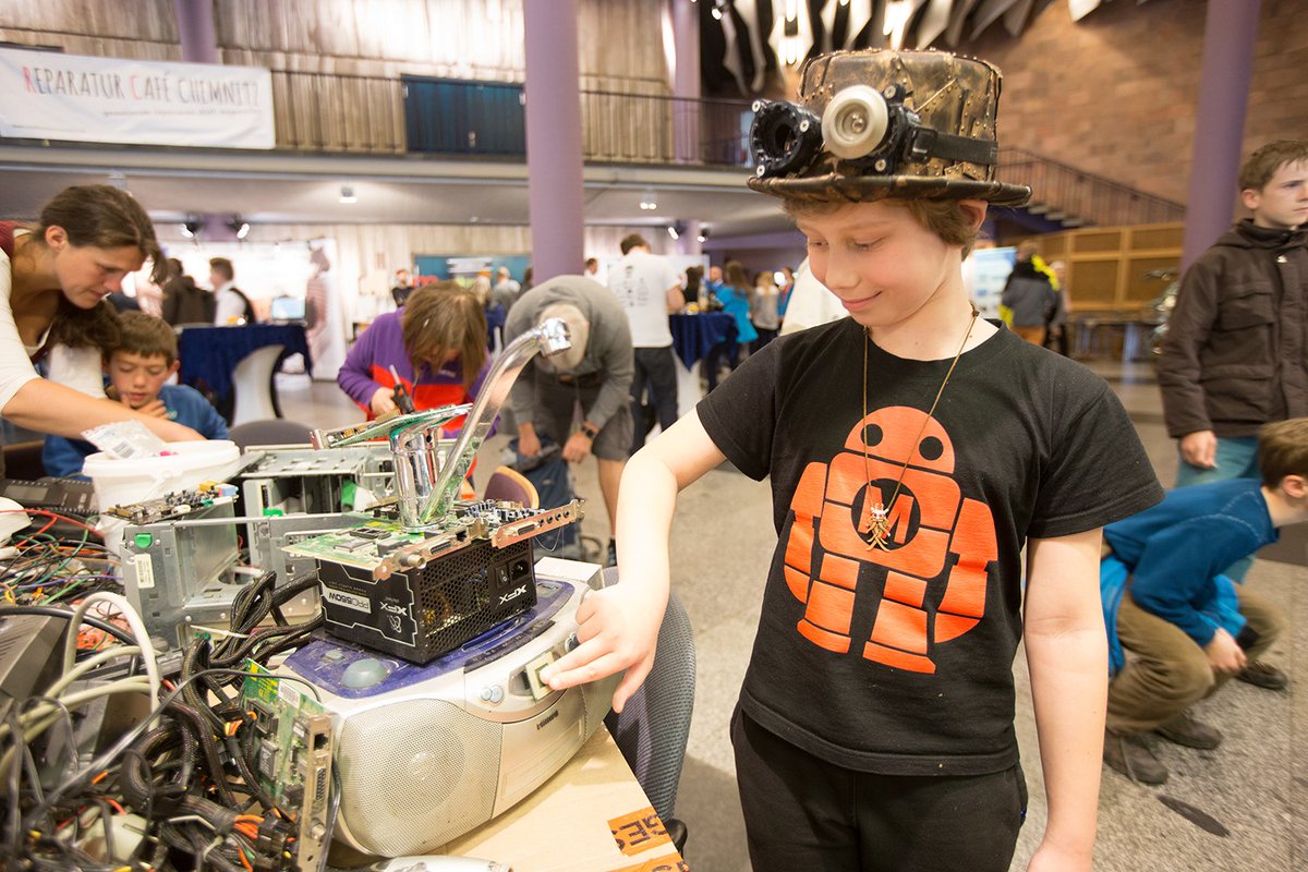 And The Winners Are ... Monique Brucke und Ronny Marganus! 🎉🎉🎉 Herzlichen Glückwunsch! Ihr habt jeweils zwei Tickets für einen #makerfairesachsen Tag eurer Wahl gewonnen. Kontaktiert uns bitte via Facebook und wir leiten alles an unseren Ticketservice weiter. ;)