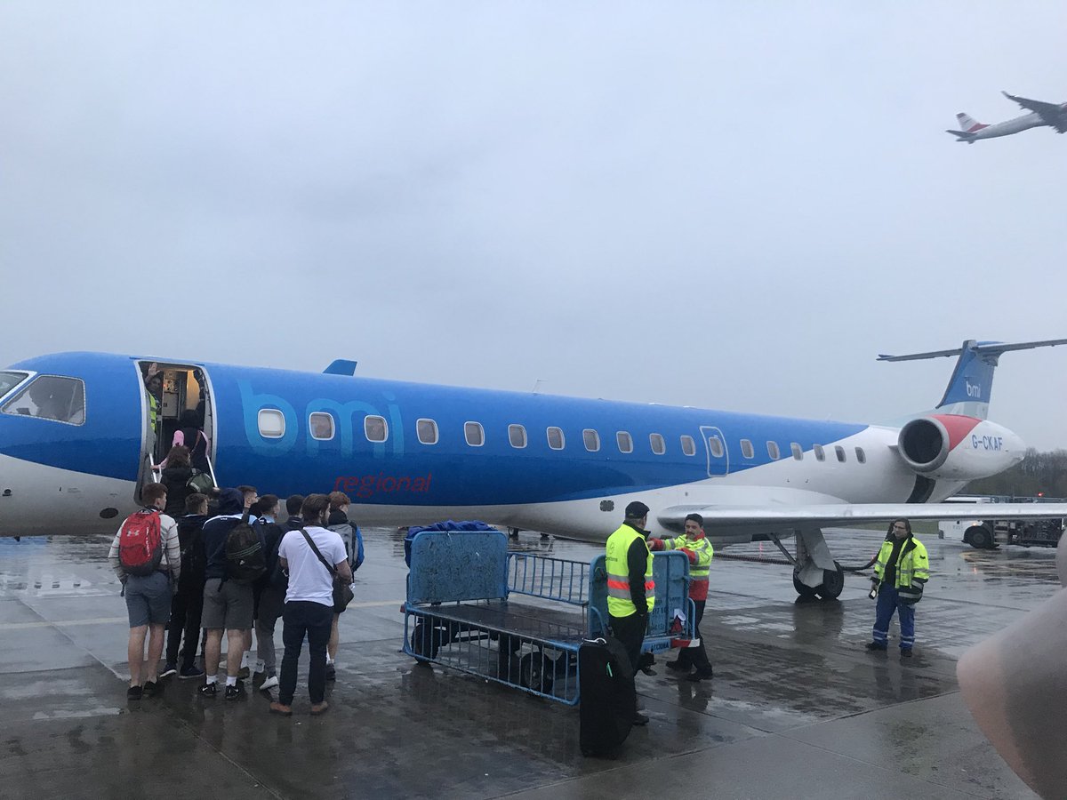 ISRU15s's tweet photo. Islwyn Colours to take the #Slwyn home! See you in Wales! ๐ด๓ ง๓ ข๓ ท๓ ฌ๓ ณ๓ ฟ
#IslwynOnTour #Germany2018 https://t.co/ry9MMguaCz