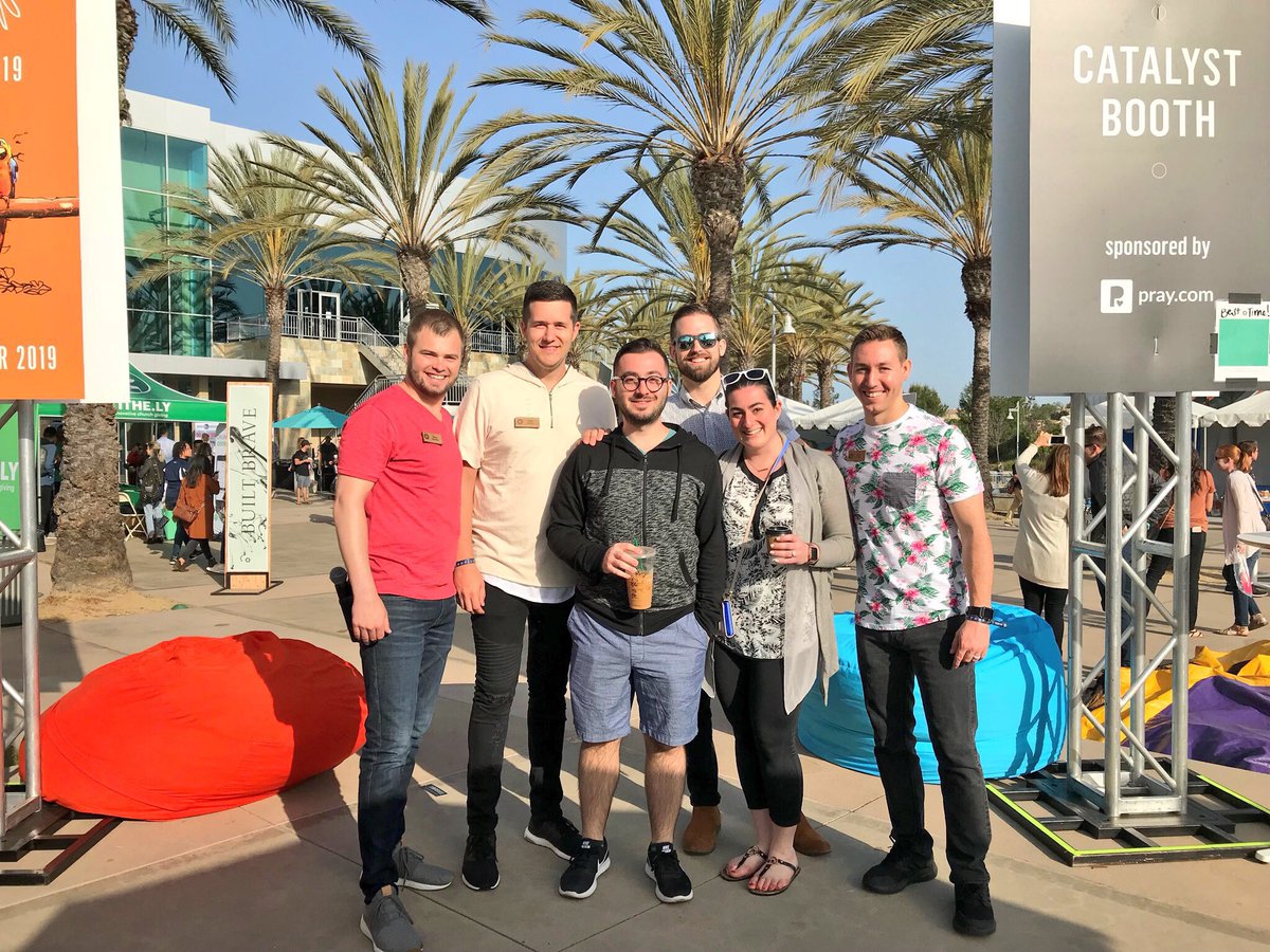 CatBackstage's tweet photo. Flashback Friday to when @akamberidis @harrymeletiadis won their tickets on Catalyst Live last year- from Boston- flew 6 hours to be here! 1st time at Catalyst & said Graham blew them away!! #FBF #lastYearsWinners #catalystLIVE #CatBackstage https://t.co/mlxlyZkmkW