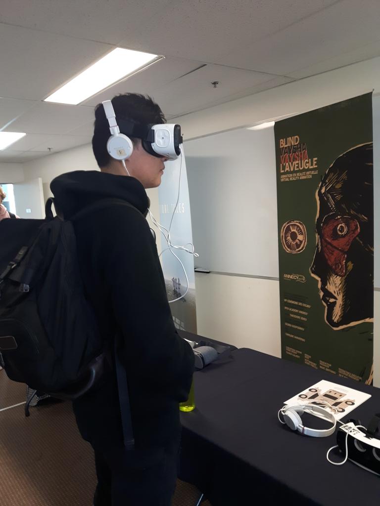 ms_kohler's tweet photo. I wish you could see what he is seeing! Experiencing VR film at #Reel2Real film festival.  Experiential film #mulgravefilm @MulgraveSchool https://t.co/tNRiMZmQ4Q