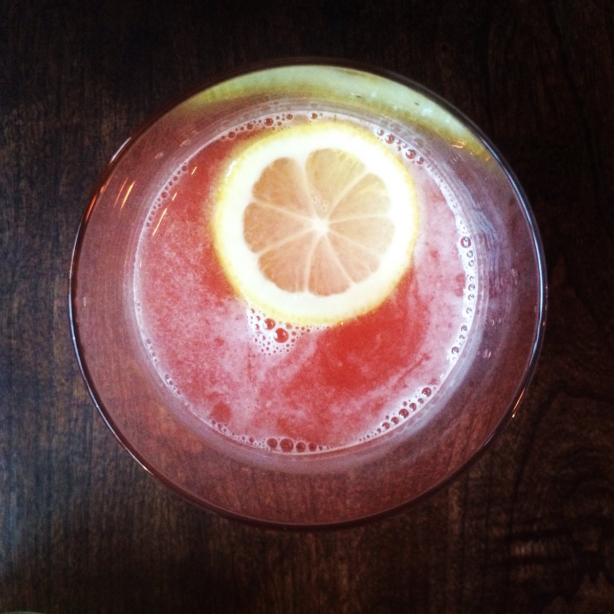 ElaPhilly's tweet photo. Tequila daisy - #tequila #lemon #orangecuraçao #grenadine &amp; soda #cocktailweather #happyhour $3 #beers $5 #wines &amp; #sparkling $4 &amp; $6 #cocktails #newclassics #drinkmenu #drinkphilly #phillycocktails #drinkup #phillybars #drinkies #phillydrinks https://t.co/koSef6jeDM