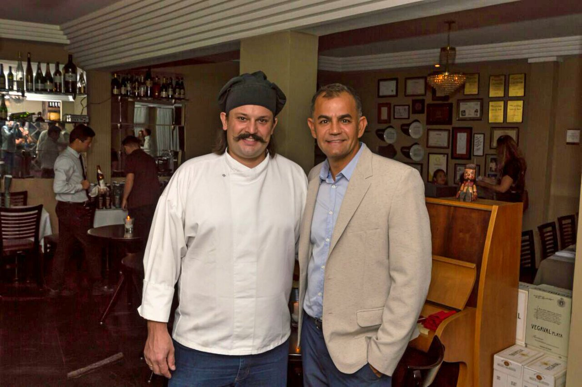 Entre 19/04 a 12/05, a capital paraense receberá a 17° edição da Curitiba Restaurant Week! Veja um pouco do que rolou no jantar de lançamento no Ernesto Risto!
Confira os participantes em nosso site goo.gl/8E5es
Programa-se, estamos chegando! Foto: @rodrigopierrot