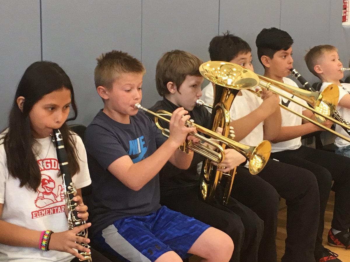 So happy to participate into today’s ribbon cutting ceremony! THankYou <a href="/AbingdonPrinc/">Joanne Uyeda</a> for letting the 5th grade shine! We love our school <a href="/AbingdonGIFT/">Abingdon APS</a> !