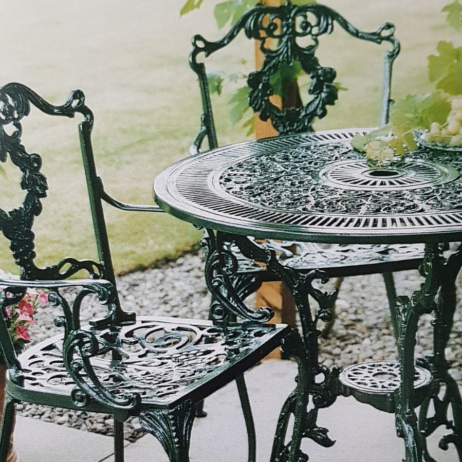 afmuk's tweet image. @MakeItBritish @ISGstainless1 promoting our British hand made aluminium garden furniture. Something to shout about!