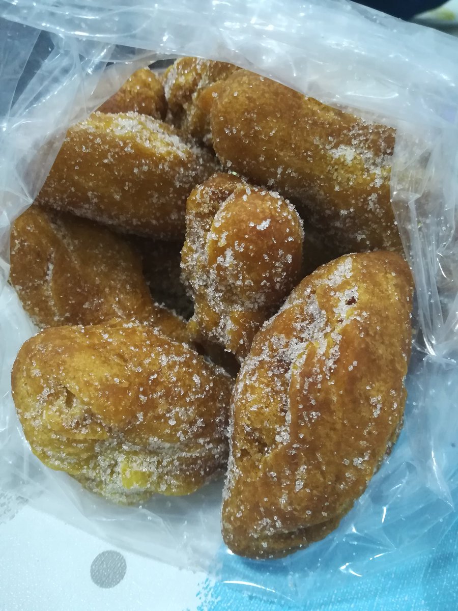 PanSaneli's tweet photo. Para esta tarde de lluvia que mejor que un café y unos huesillos 100% caseros #PanSaneli https://t.co/cu4yb4dIef