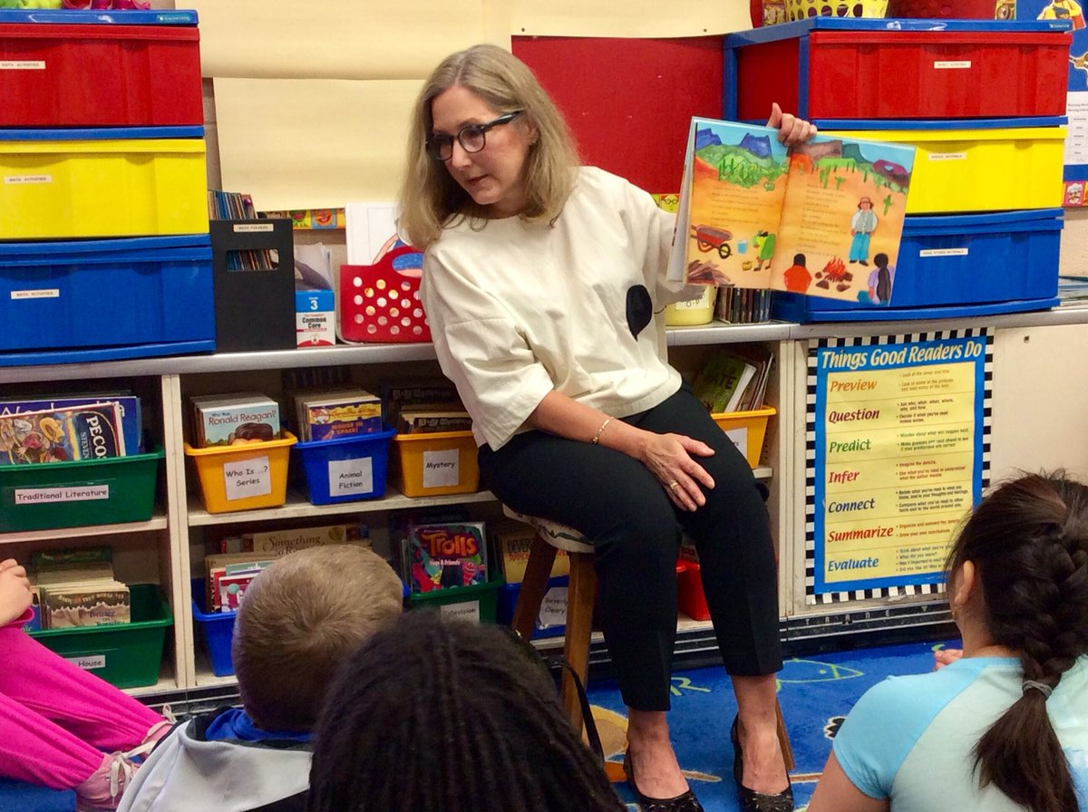 Room8IsGreat1's tweet photo. Thank you to @MaryannSRI for taking time to read and chat with us about Arizona.  We loved your visit!❤️ #readingweek #welovebooks @wednovans #RIDE https://t.co/831FuCSTuB