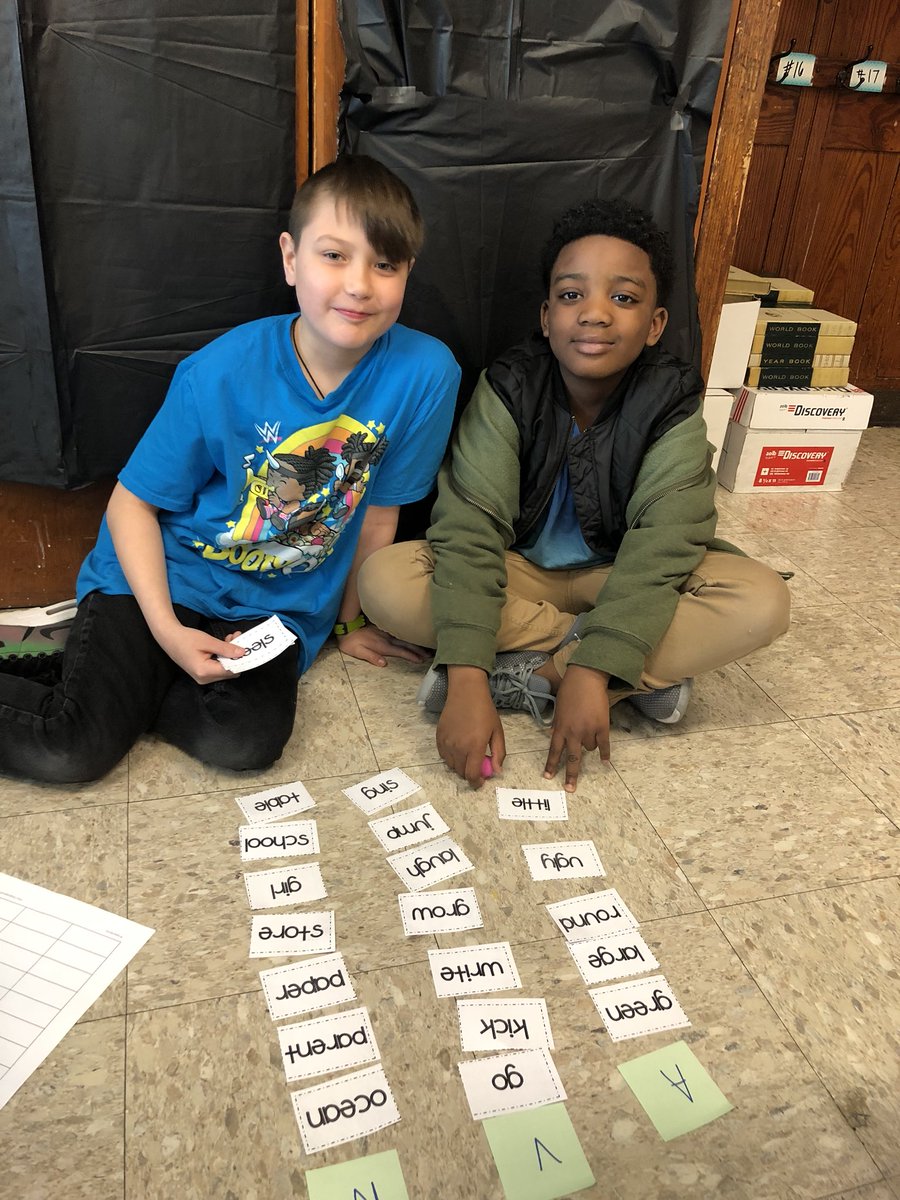 Miss_Grabler's tweet image. Reinforcing what makes a word a noun, verb, or adjective. Students did so well working with partners to sort the words into three categories! Great job Room 22! #RSS11 #GrammarFun 💯