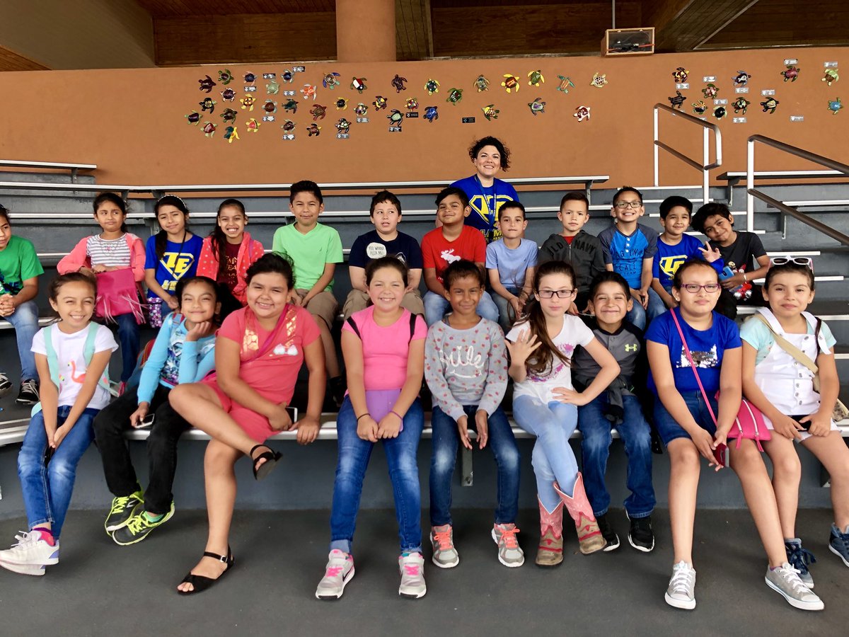 iMissGo's tweet photo. @LamarEagles #3rdGradeDual at our @SeaTurtleInc #rewardfieldtrip! #lovetheturtles #helptheturtles #spi https://t.co/Gw1G7fHwgD