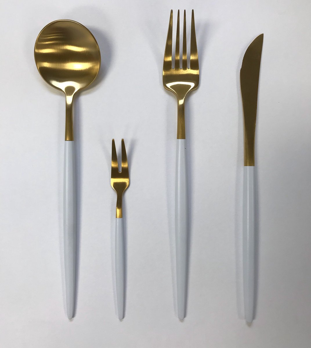 Event_Haus's tweet photo. ✨NEW✨ Our Luna Flatware Collection has arrived!! #newproduct #southernwedding #eventprofs  #weddingdesign #eventdecor #eventrentals #eventinspo #corporateevents #southernbride #lowcountry #partyplanner #destinationwedding #internationalwedding #flatware #Friday13th https://t.co/dgIukIyzcO
