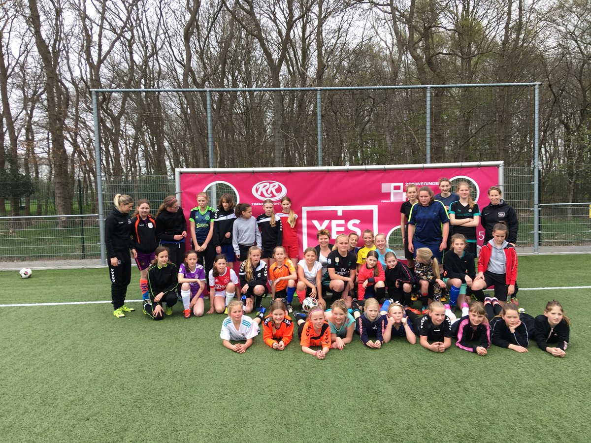 MBruinsSlot's tweet photo. Meiden clinic Yes op Horst #horstgirlpower #fchorst https://t.co/Yy7YVpyGUn