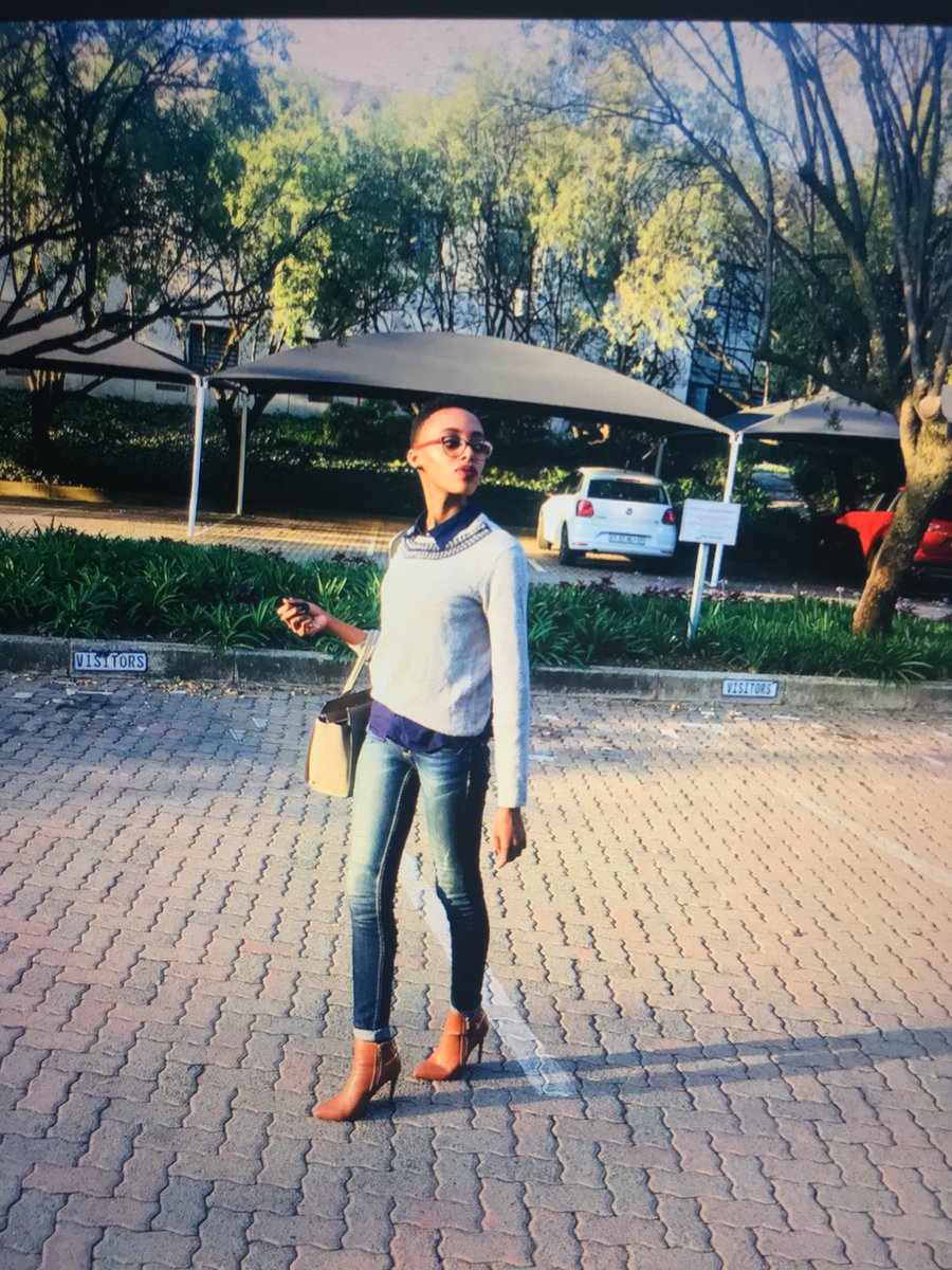 Tshego_Ngoash's tweet photo. Saying goodbye to the week like... #spotted #CasualFriday #Lawyers #Autumn #Clotheslover #AutumnFashion #OOTD #Denim #Boots #Browns #Blues #LawyersLookLike #CorporateSwag #CorporateWear #WorkWear
#shotsbyboo @AthidingelaD
Happy Weekend✌🏾 https://t.co/BhMvo4URCD