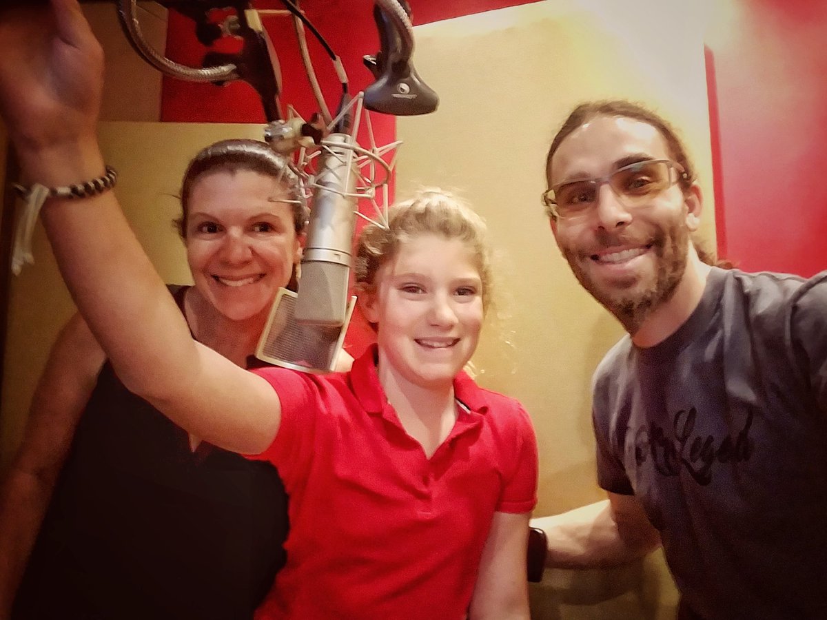 asaffulks's tweet image. Great voiceover session with the super talented @cleverclaraact and her Mom @brenlynnk at @ocrecording 🎙 She's already been featured on Google Pixel Star Wars commercial 💥 BIG thangs comin from this lil superstar 🌟 Be on the l👀kout 

#inthestudio #studiolife  #ocrecording
