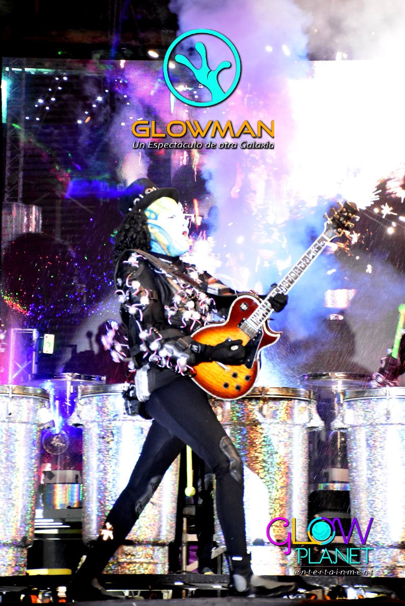 GLOWMANSHOW's tweet photo. El espectáculo #glowman https://t.co/c2jFqzhacg