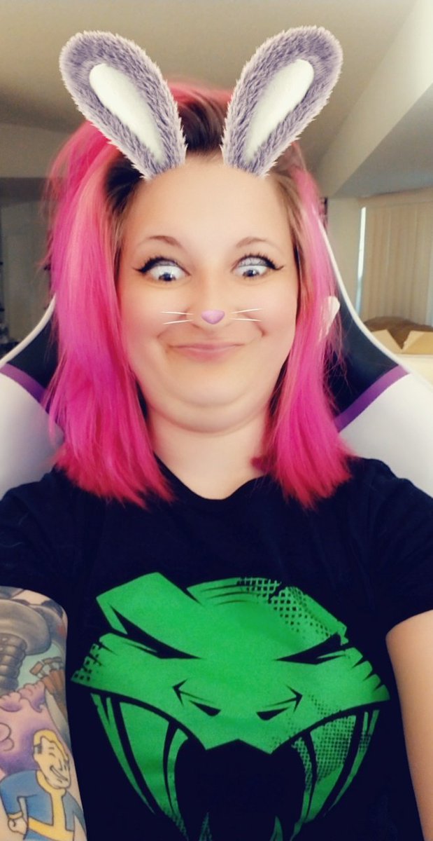 LdyLoneWanderer's tweet photo. It is Friday and you know what that means? #Fallout bottlecap making day! Tonight 7pm EST we will be putting the finishing on our caps! Maybe later a game! #TWNN #CGN #TwitchKittens #TacoNation #StreamQueens @twitchraid @TwitchSAndN @StreamerTweeter #PC #RT @TheBeautyGamers https://t.co/JAmgyDaIIM